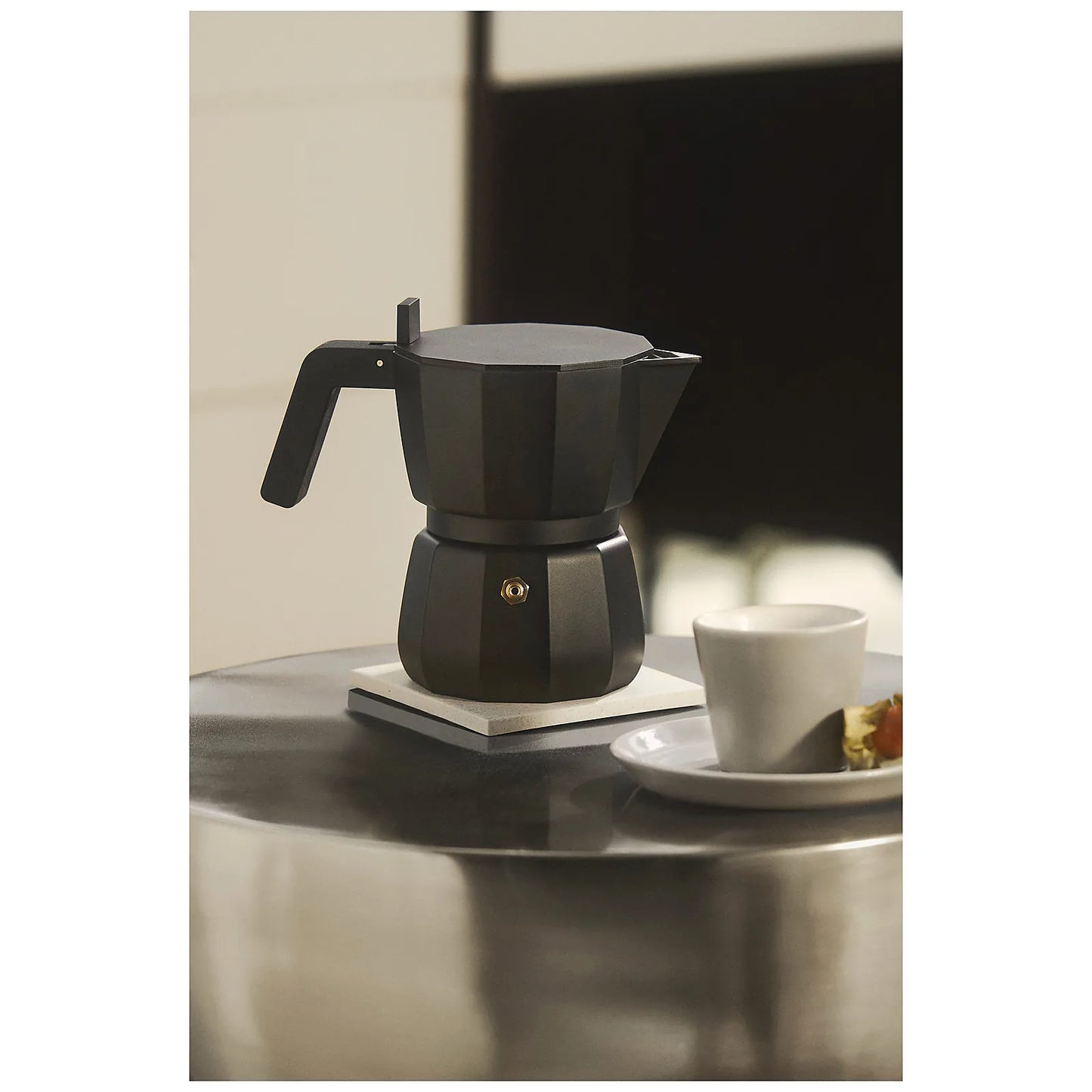 Alessi Ciśnieniowy zaparzacz do espresso Moka – model czarny pojemność 300 ml widok 3 zdjęcie wariantu DC06-6-B