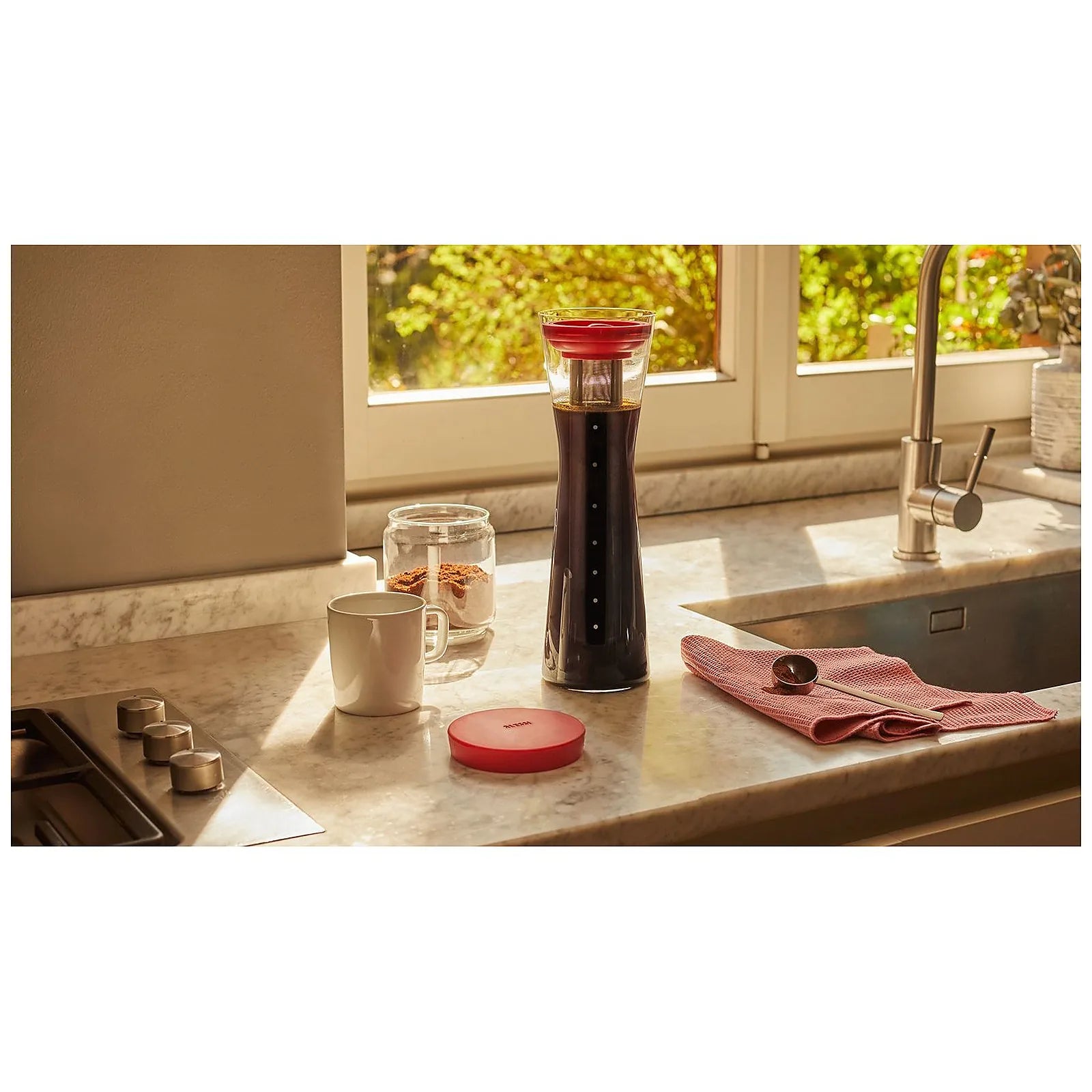 Alessi Karafka do kawy cold brew - kolor czerwony widok 4 zdjęcie wariantu GIA31-R