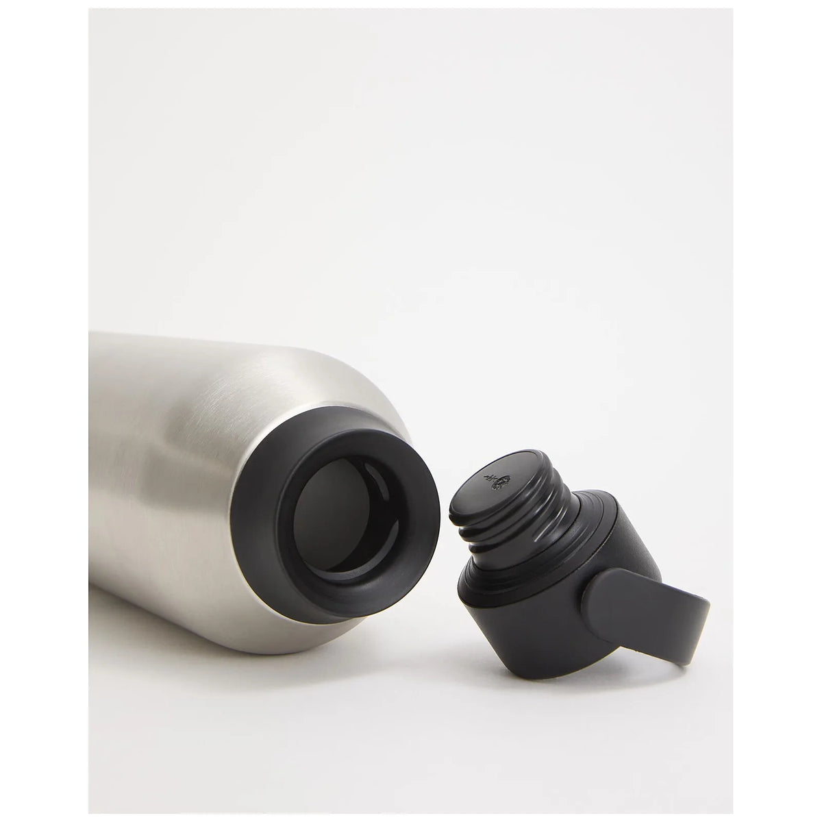 Chilly's Bottles Butelka termiczna Series 3 500 ml metaliczna – kolor stalowy – Steel – widok numer 2