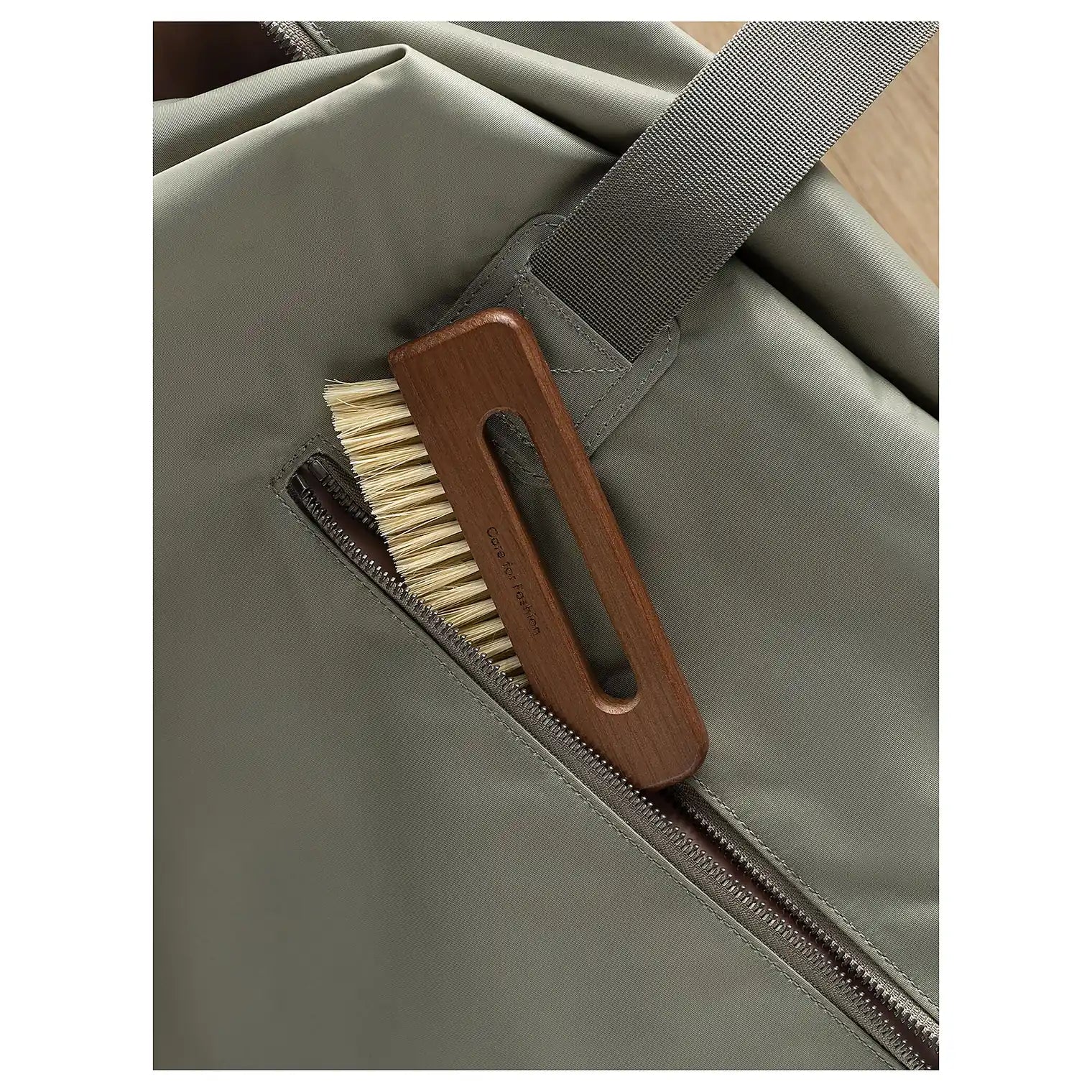 szczotka do czyszczenia tkanin Pocket brush widok 3